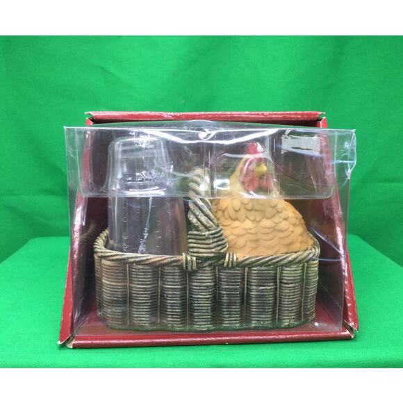 Red Shed Chicken in Basket Salt and Pepper Shaker Set NIB - Picture 2 of 7